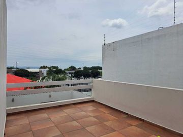 Casa en Venta en Residencial Esmeralda Norte, Colima, Colima.