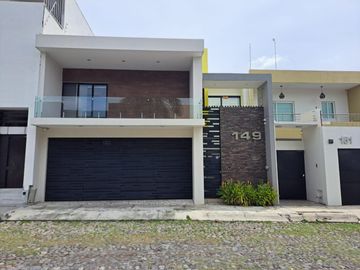 Casa en Venta en Residencial Esmeralda Norte, Colima, Colima.