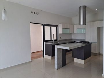 Casa en Venta en Residencial Esmeralda Norte, Colima, Colima.