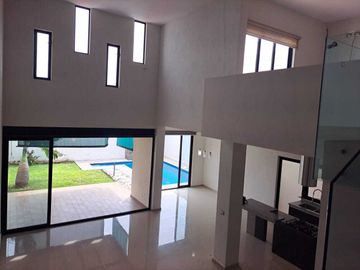 Casa en Venta en Residencial Esmeralda Norte, Colima, Colima.