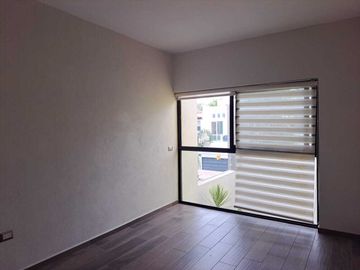 Casa en Venta en Residencial Esmeralda Norte, Colima, Colima.