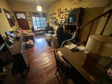Venta de casa en 5 ambientes en zona Olivos