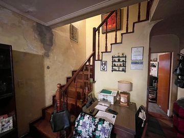 Venta de casa en 5 ambientes en zona Olivos