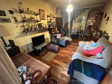 Venta de casa en 5 ambientes en zona Olivos