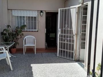 Casa con 2 Departamentos Venta en BLOCK - Temperley