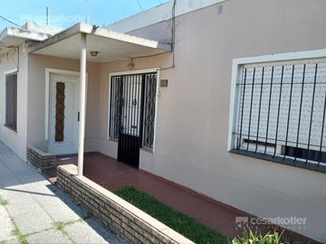 Casa con 2 Departamentos Venta en BLOCK - Temperley