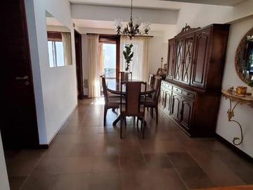 PISO 3 AMBIENTES EN ARENALES Y ROCA