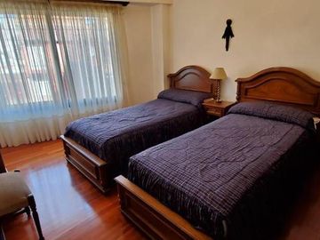PISO 3 AMBIENTES EN ARENALES Y ROCA