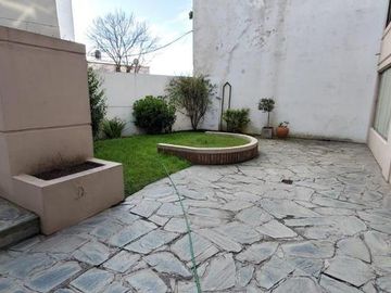 PISO 3 AMBIENTES EN ARENALES Y ROCA