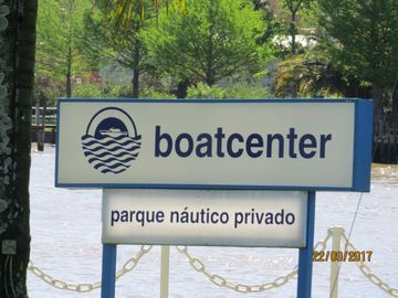 BOATCENTER EXCELENTE CASA CON AMARRA CERCA DE NORDELTA