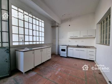 PH 4 Amb. en Planta Alta sobre Av. Maipú