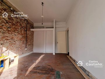 PH 4 Amb. en Planta Alta sobre Av. Maipú