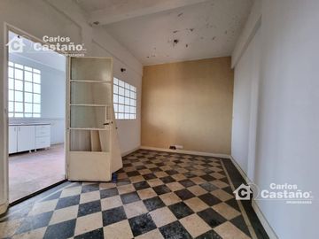 PH 4 Amb. en Planta Alta sobre Av. Maipú