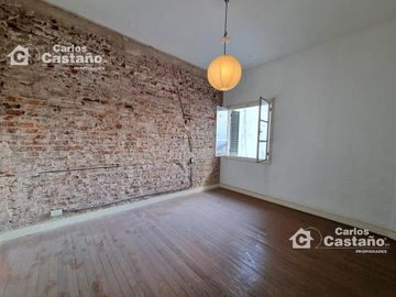 PH 4 Amb. en Planta Alta sobre Av. Maipú