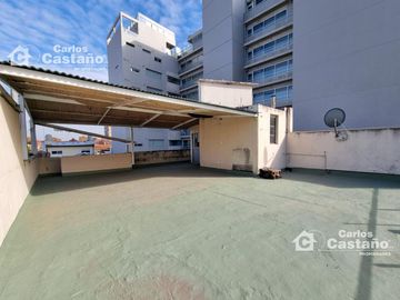 PH 4 Amb. en Planta Alta sobre Av. Maipú