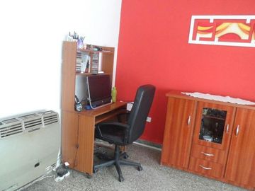 CASA 4 AMBIENTES EN PLANTA ALTA SOBRE RUTA 88