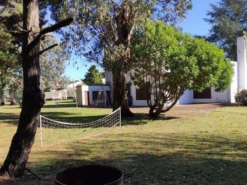 CASA QUINTA SOBRE LOTE DE 7600M2 EN CAMINO VIEJO A MIRAMAR