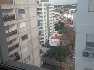 Departamento 3 ambientes piso alto. Olivos