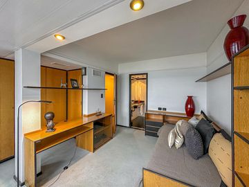 Departamento de 5 dormitorios con vista al río, 4 cocheras, quincho y terraza propia