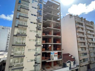 Departamentos de categoria de 3 ambientes en Gascón y Sarmiento