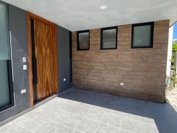 Casa en venta en fracc. frente a la UDLAP, Cholula.