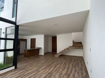 Casa en venta en fracc. frente a la UDLAP, Cholula.