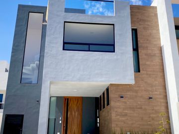 Casa en venta en fracc. frente a la UDLAP, Cholula.