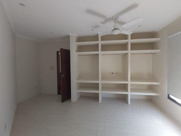Casa - Salvador Maria Lobos