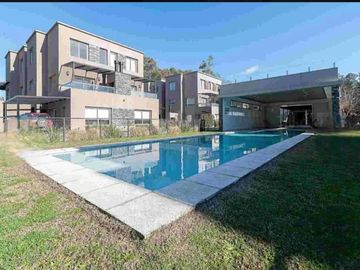 Duplex en Complejo Green Village Pilar