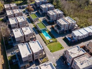 Duplex en Complejo Green Village Pilar