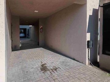 Duplex en Complejo Green Village Pilar