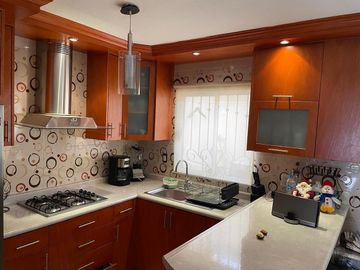 Casa con terreno excedente Urbiquinta