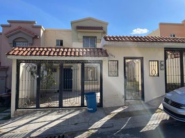 Casa con terreno excedente Urbiquinta