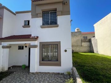Casa con terreno excedente Urbiquinta
