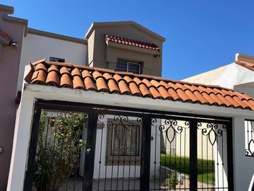 Casa con terreno excedente Urbiquinta