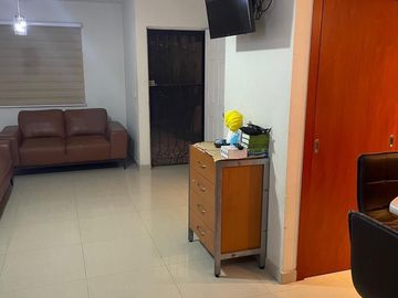 Casa con terreno excedente Urbiquinta