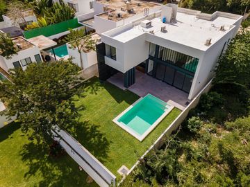 Casa en venta en Mérida, Privada La Rejoyada, Komchen ( L. 339)