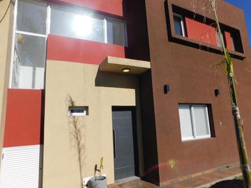 Casa - Countries/B.Cerrado (Moreno)