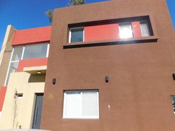 Casa - Countries/B.Cerrado (Moreno)