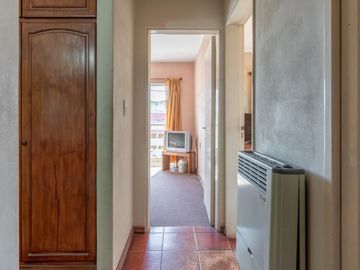 CASA A LA VENTA 2 DORMITORIOS EN BARRIO MATHEU PATIO Y TERRAZA