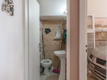 CASA A LA VENTA 2 DORMITORIOS EN BARRIO MATHEU PATIO Y TERRAZA