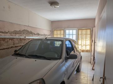 CASA A LA VENTA 2 DORMITORIOS EN BARRIO MATHEU PATIO Y TERRAZA