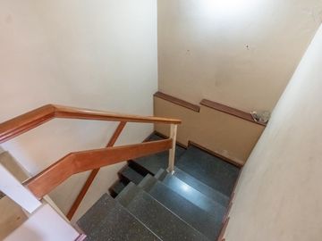 CASA A LA VENTA 2 DORMITORIOS EN BARRIO MATHEU PATIO Y TERRAZA