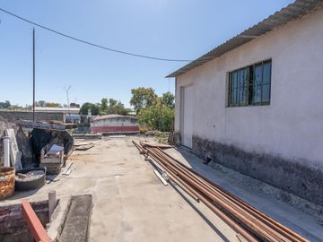CASA A LA VENTA 2 DORMITORIOS EN BARRIO MATHEU PATIO Y TERRAZA