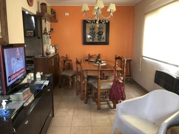 Impecable Dúplex en Monte Grande!! Zona residencial, Las Heras 830.-