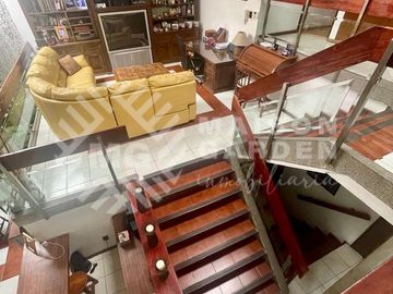 Casa en Venta en El Mirador ideal para oficinas o consultorios