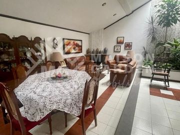 Casa en Venta en El Mirador ideal para oficinas o consultorios