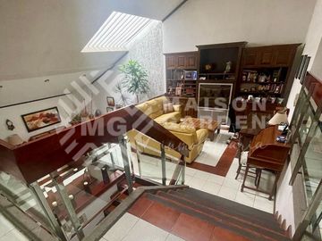 Casa en Venta en El Mirador ideal para oficinas o consultorios