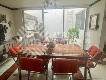 Casa en Venta en El Mirador ideal para oficinas o consultorios