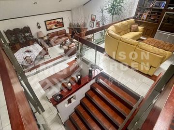 Casa en Venta en El Mirador ideal para oficinas o consultorios